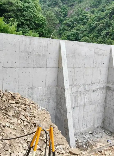 沧州肃宁县重力式挡土墙